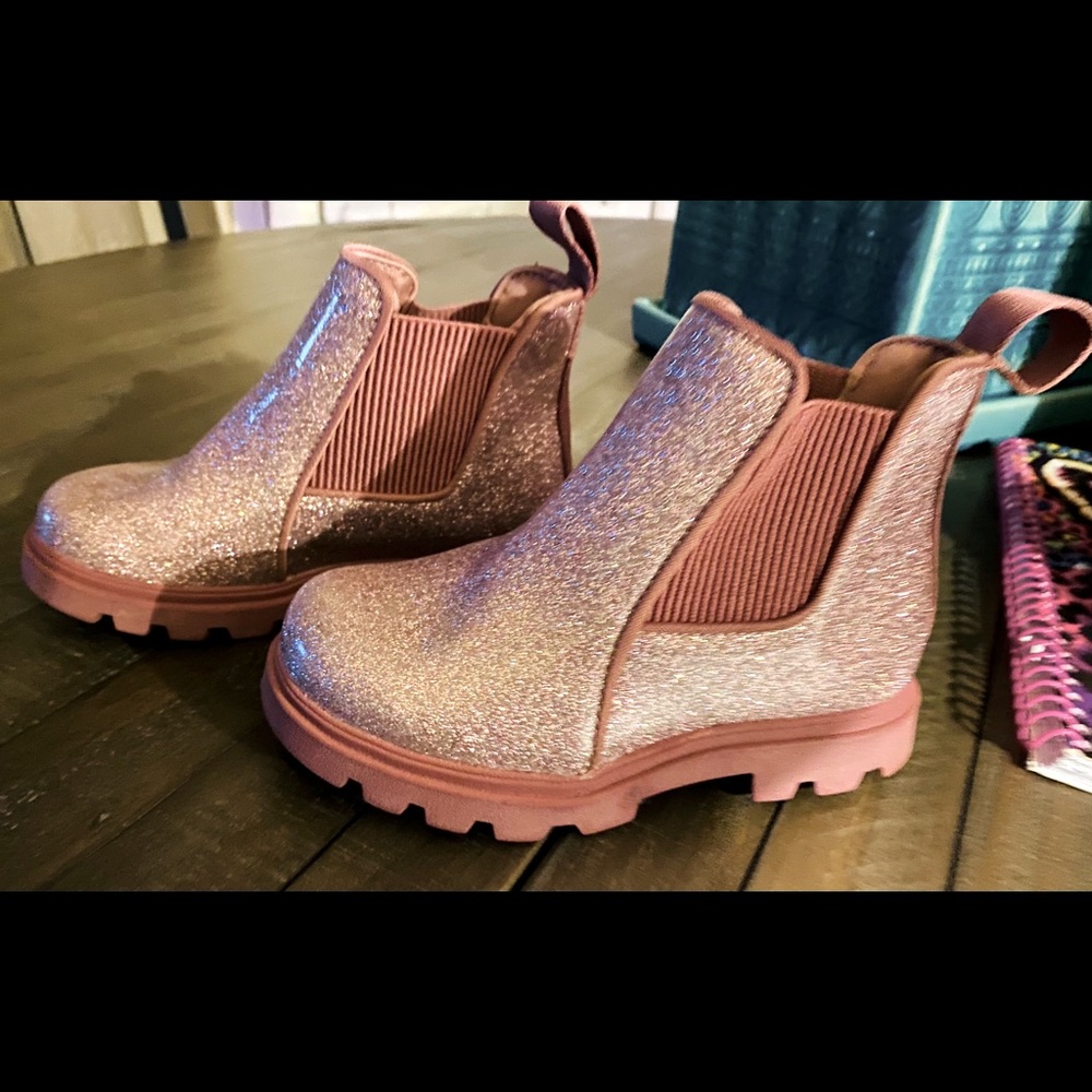 Native Toddler Boots NWOT